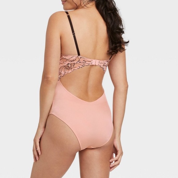 Women’s push up bodysuit NWT color rose - Picture 2 of 3